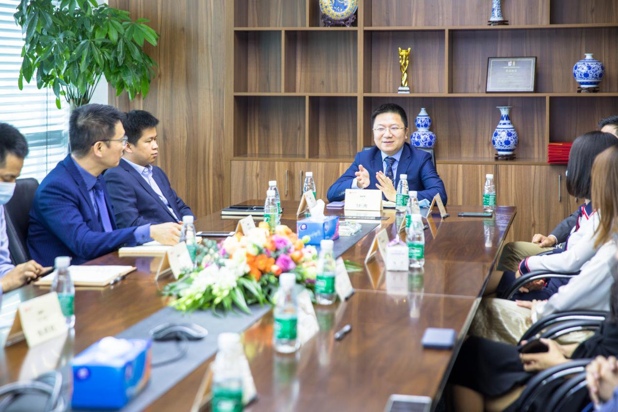 第697届伦敦金融城市长巡游举行 英国浙江会亮相